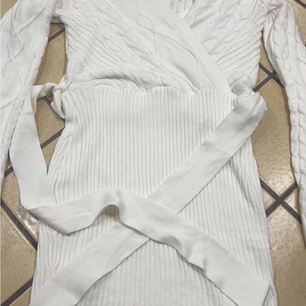 Women’s size medium guess White Knit Wrap Dress